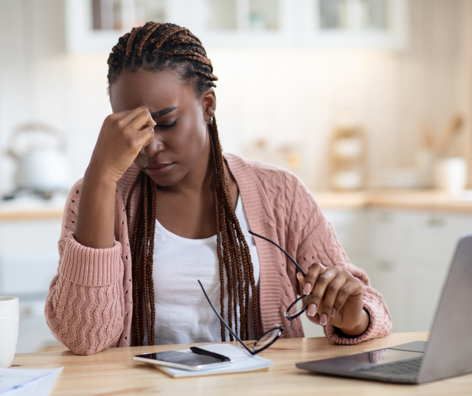 An overwhelmed busiiness owner